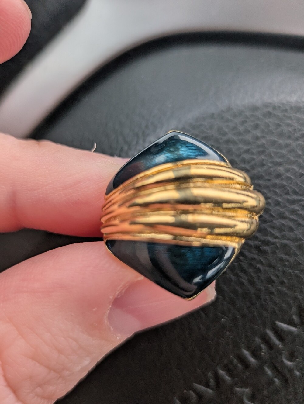 Vintage-1980's Gold Tone Deep Teal Pierced Earrings COMBINED SHIP